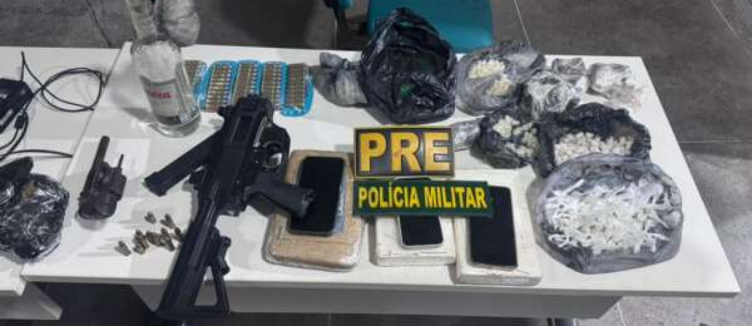 Polícia Militar captura dupla com armas, munições e drogas em Cariré
